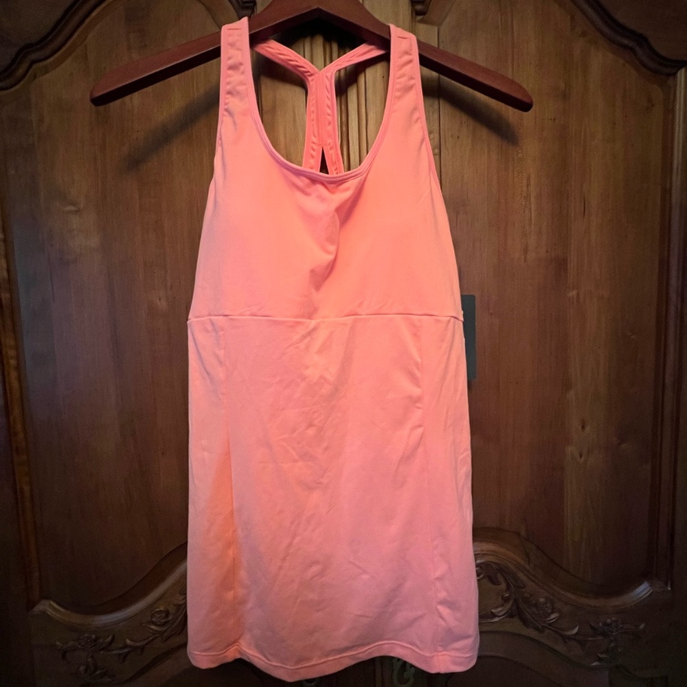 Coral pink workout tank with built in padding